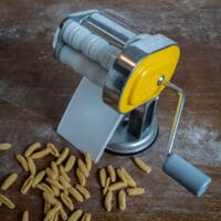 nudelmaschine fuer gnocchetti sardi cavatelli und orecchiette demetra 1